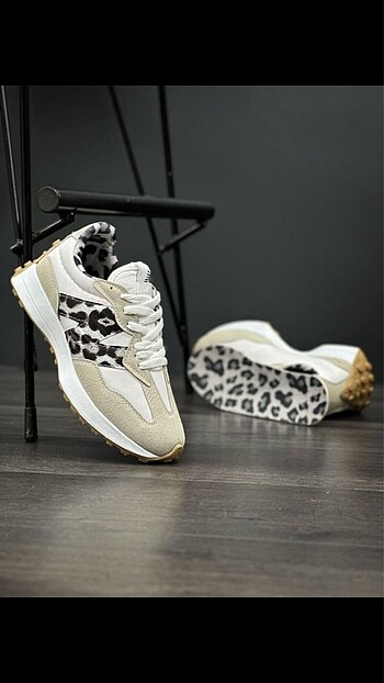 NEW BALANCE 327 İTHAL ÜRÜN MARKA TEMSİLİDİR