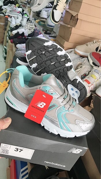 NEW BALANCE 530 İTHAL ÜRÜN MARKA TEMSİLİDİR