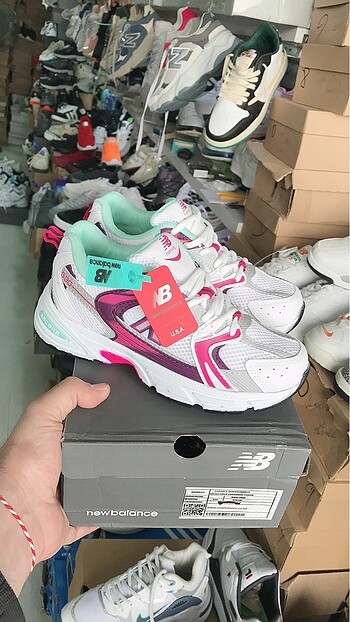 NEW BALANCE 530 İTHAL ÜRÜN MARKA TEMSİLİDİR