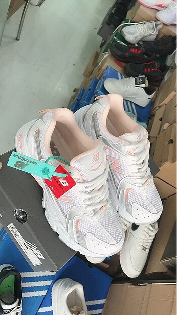 36 Beden NEW BALANCE 530 İTHAL ÜRÜN MARKA TEMSİLİDİR