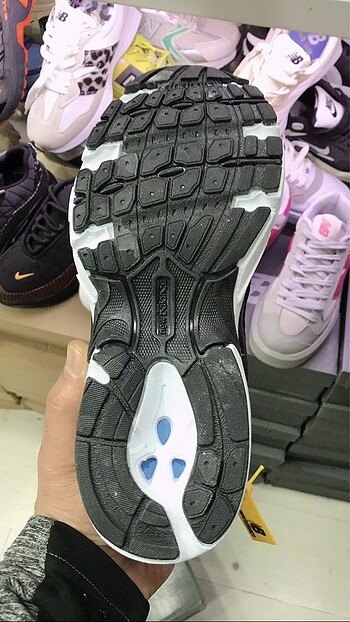 40 Beden siyah Renk NEW BALANCE 530 İTHAL ÜRÜN MARKA TEMSİLİDİR
