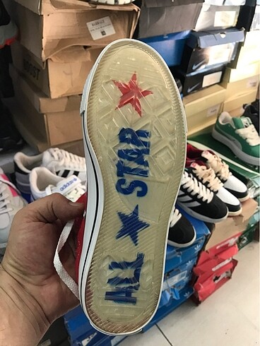 40 Beden kırmızı Renk CONVERSE ALL STAR MARKA TEMSİLİDİR