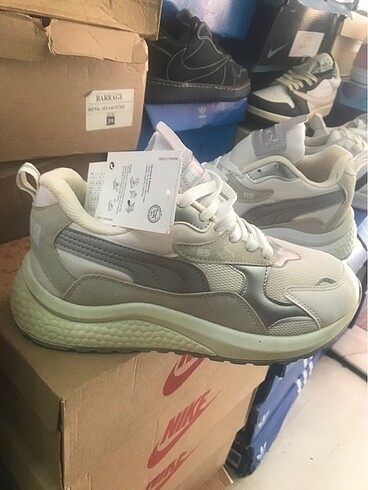 40 Beden PUMA RS -X MARKA TEMSİLİDİR