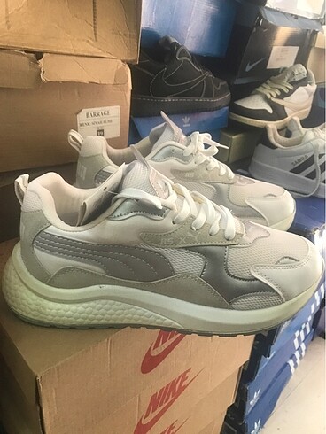 42 Beden beyaz Renk PUMA RS-X MARKA TEMSİLİDİR