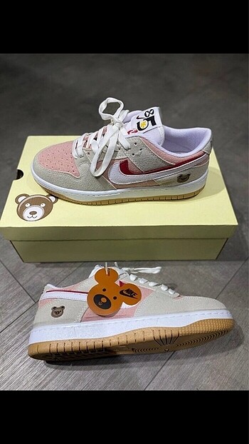 38 Beden NIKE PANDA İTHAL ÜRÜN MARKA TEMSİLİDİR