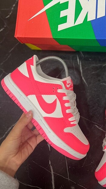 37 Beden NIKE DUNK LOW MARKA TEMSİLİDİR