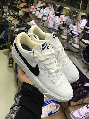 40 Beden beyaz Renk İKİ ÇİFT ÜRÜN NIKE SB DUNK MARKA TEMSİLİDİR