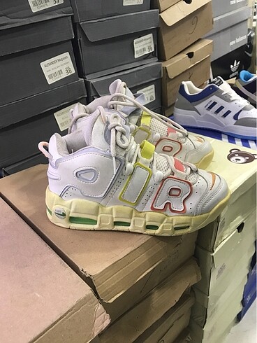 37 Beden NIKE AİR UP TEMPO MARKA TEMSİLİDİR