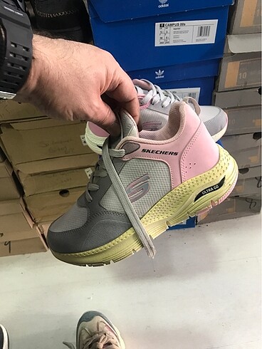 Skechers SKECHERS SU GEÇİRMEZ MARKA TEMSİLİDİR