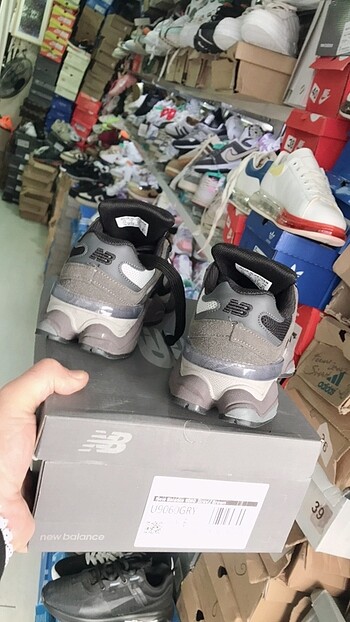 New Balance NEW BALANCE 9060 İTHAL ÜRÜN MARKA TEMSİLİDİR