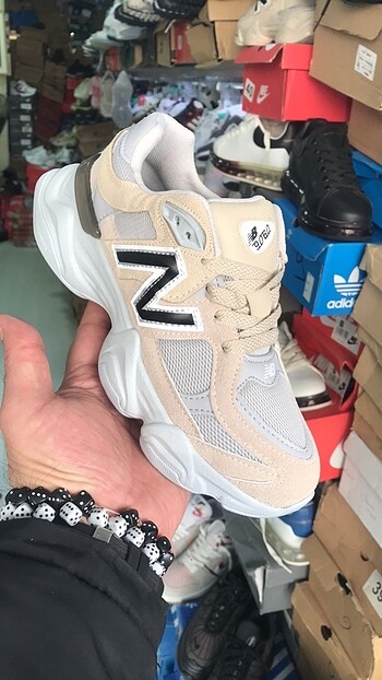 38 Beden ten rengi Renk NEW BALANCE 9060 MARKA TEMSİLİDİR