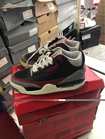37 Beden NIKE RETRO MARKA TEMSİLİDİR