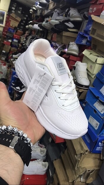 SKECHERS İTHAL ÜRÜN MARKA TEMSİLİDİR