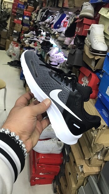 37 Beden NIKE AİR ZOOM İTHAL ÜRÜN MARKA TEMSİLİDİR