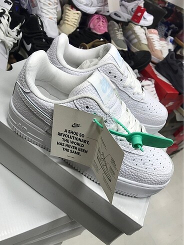 Nike NIKE AİR FORCE İTHAL ÜRÜN MARKA TEMSİLİDİR