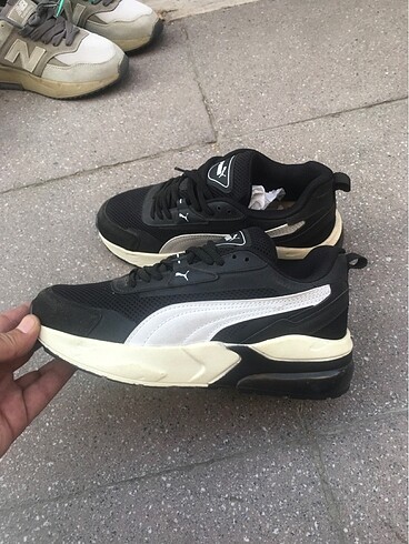 41 Beden siyah Renk PUMA SPOR MARKA TEMSİLİDİR
