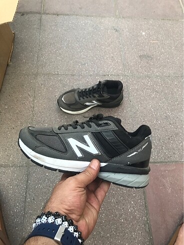 NEW BALANCE MARKA TEMSİLİDİR