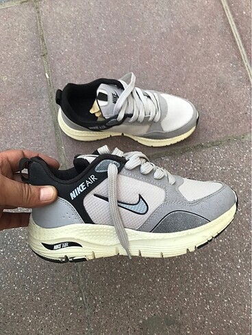 NIKE AİR MARKA TEMSİLİDİR