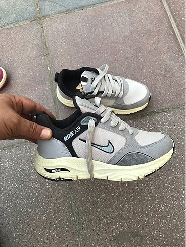 Nike NIKE AİR MARKA TEMSİLİDİR