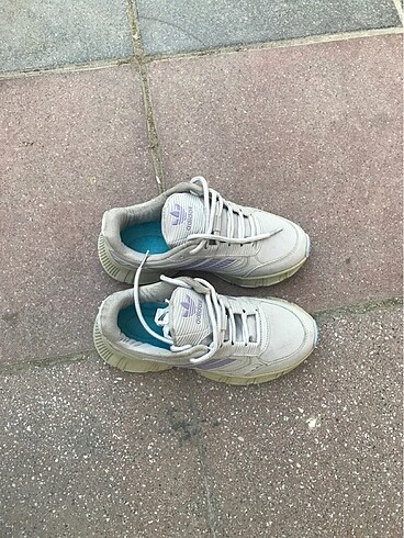 Adidas ADİDAS SPOR MARKA TEMSİLİDİR