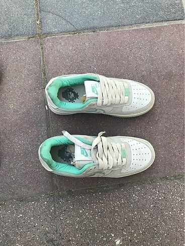 NIKE AİR FORCE MARKA TEMSİLİDİR