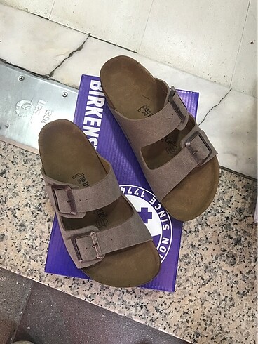 BIRKENSTOCK TERLİK 36//40 NUMARA ARALIĞINDA MARKA TEMSİLİDİR