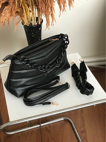 Zara Model Yeni Sezon Siyah Zincir Çanta