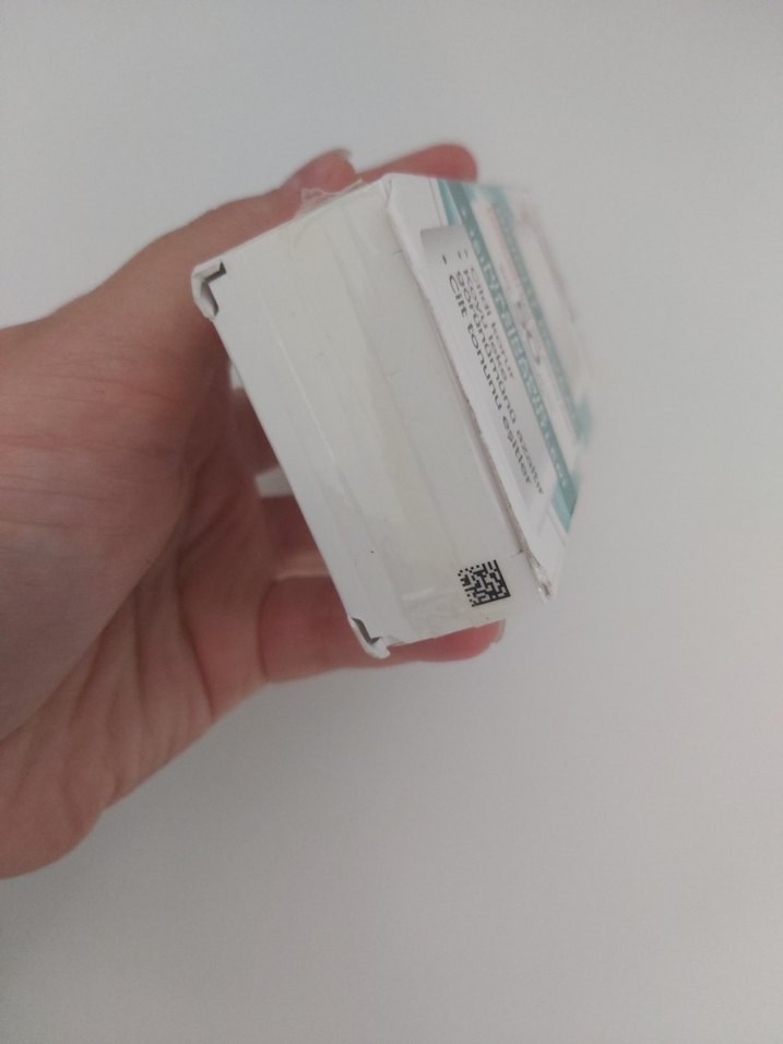 L'Oréal SPF50+ Işıltı Pigmentli Yüz Koruyucu - Görsel 5