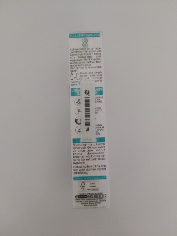 L'Oréal SPF50+ Işıltı Pigmentli Yüz Koruyucu - Görsel 3