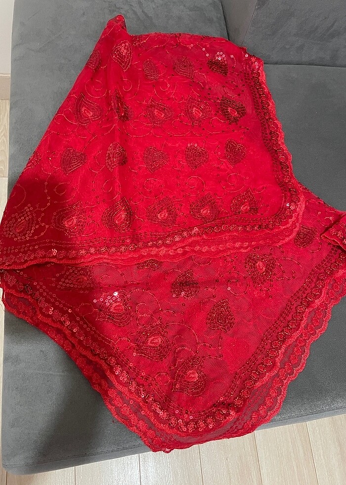 Kına gecesi gelin başörtüsü - Görsel 3