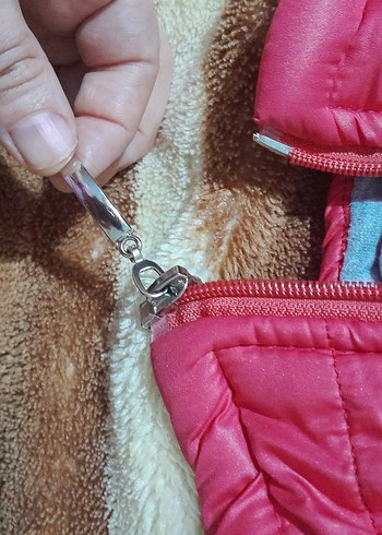 Pembe Kapüşonlu Fermuarlı Kadın Yelek - Görsel 3