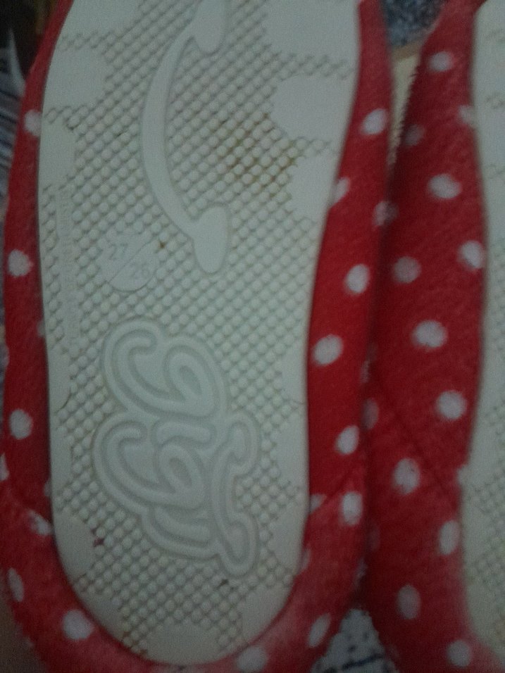 Kız Çocukları İçin Kırmızı Nakışlı Sıcak Terlik - Görsel 3