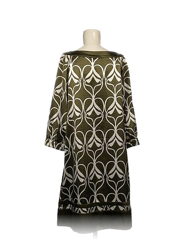 34 Beden PreLoved Kısa Elbise %70 İndirimli.