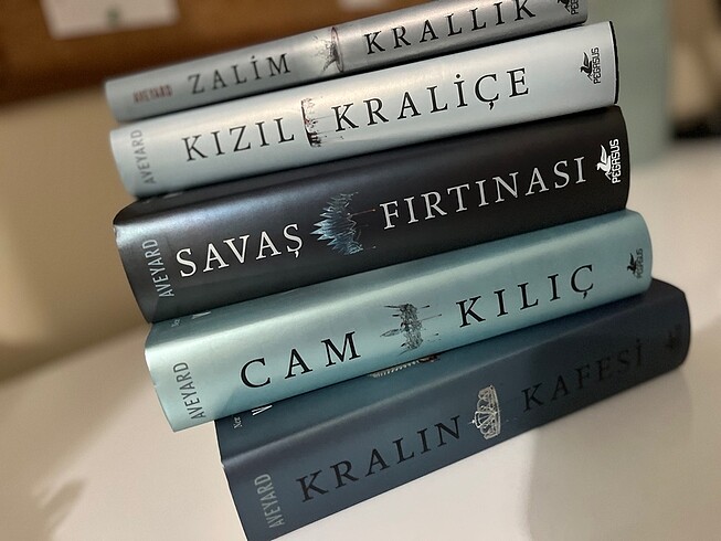  Beden Kızıl Kraliçe serisi