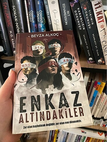 Enkaz altındakiler