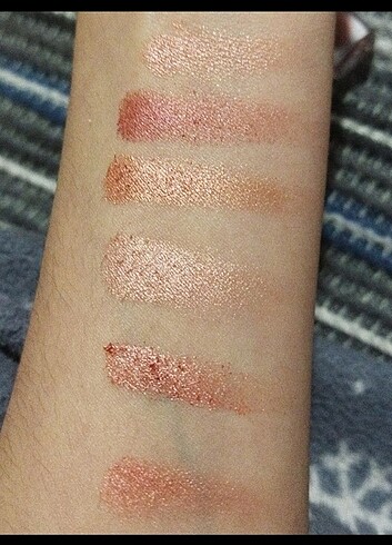 Beden HUDA BEAUTY FAR PALETİ