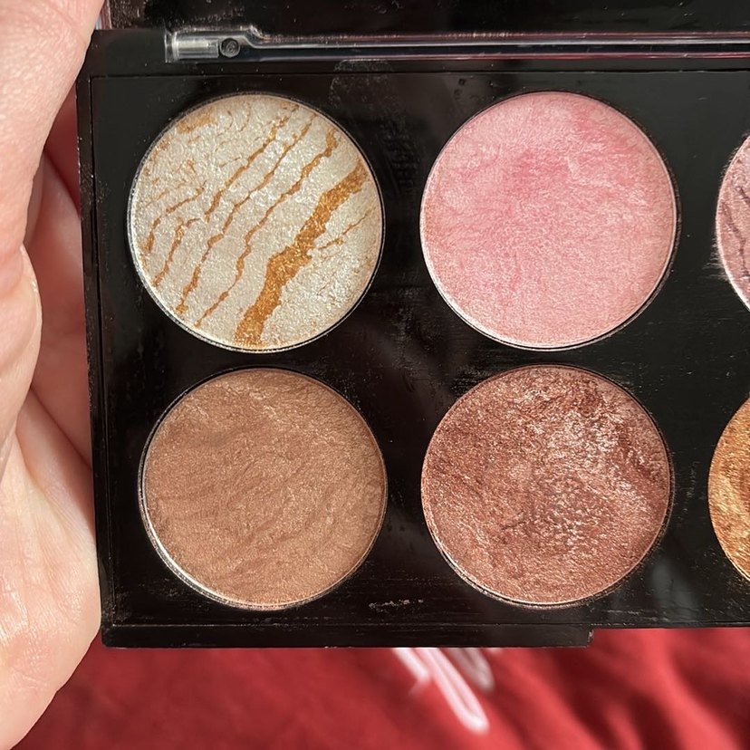 Revolution 8 Renk bronzer paleti. - Görsel 3