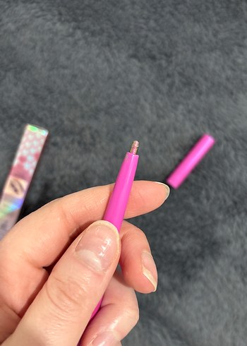 Wet n wild Chameleon Chrome göz kalemi - Görsel 4