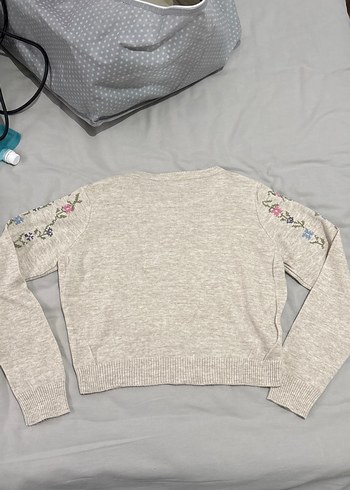 Nakışlı Bej Düğmeli Kadın Triko Hırka - Görsel 4