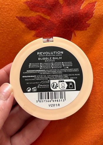 Revolution Makeup Revolution Altın Parlak Pudra aydınlatıcı