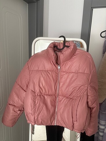 Bershka ince mevsimlik crop şişme mont
