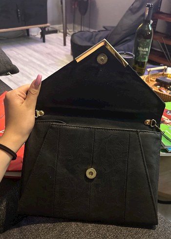 Zara Zincir Detaylı Siyah Yılan Desenli Deri Portföy EL ÇAMTASI