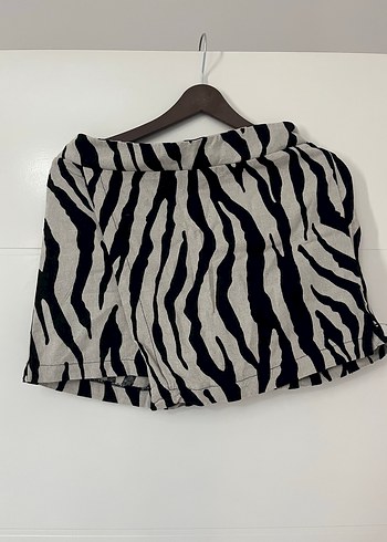 Diğer Gri Zebra Desenli şort etek ve gömlek