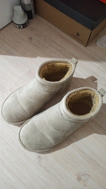 38 Beden ten rengi Renk Ugg. Bej renk Bot