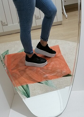 Platformlu spor ayakkabı