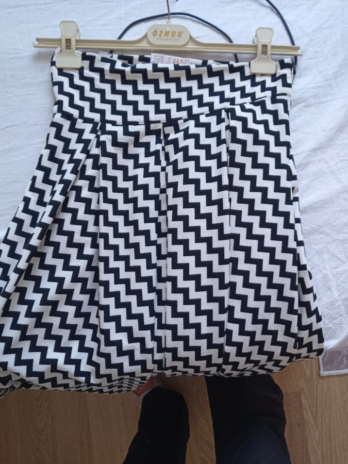 Zebra Desenli Piliseli Uzun Kadın Etek - Görsel 3