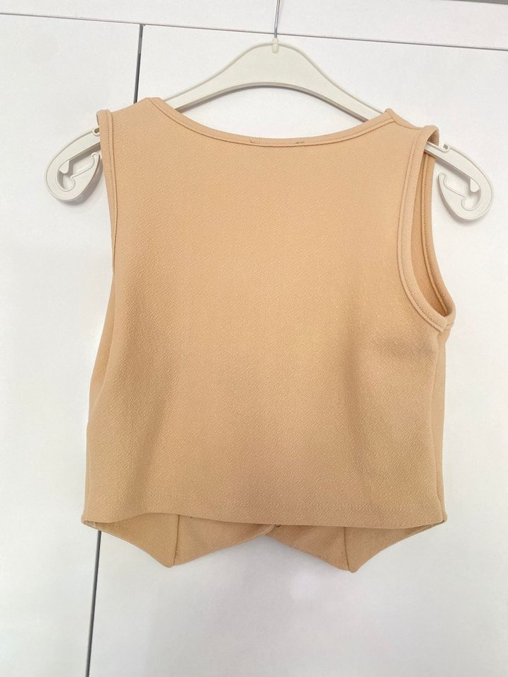 Bej V Yaka Düğmeli Kolsuz Mini Yelek - Görsel 3