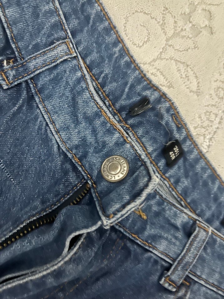 Yırtık kot pantolon - Görsel 3