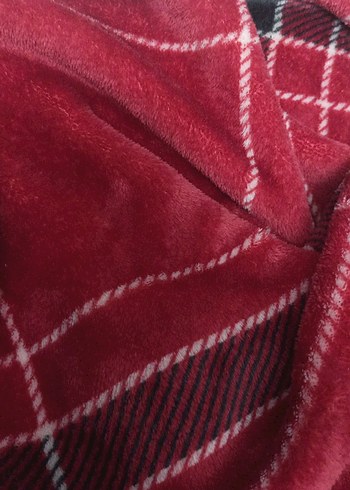 Kırmızı Ekose Desenli Yumuşak Battaniye - Görsel 4