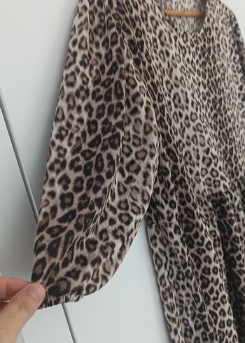 Leopar Desenli V Yakalı Uzun Elbise - Görsel 3